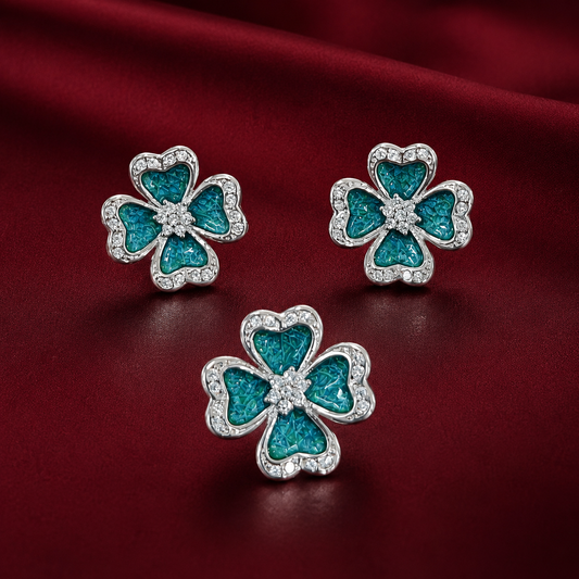 Emerald Clover Radiance 925 Silver Pendant & Earring Set
