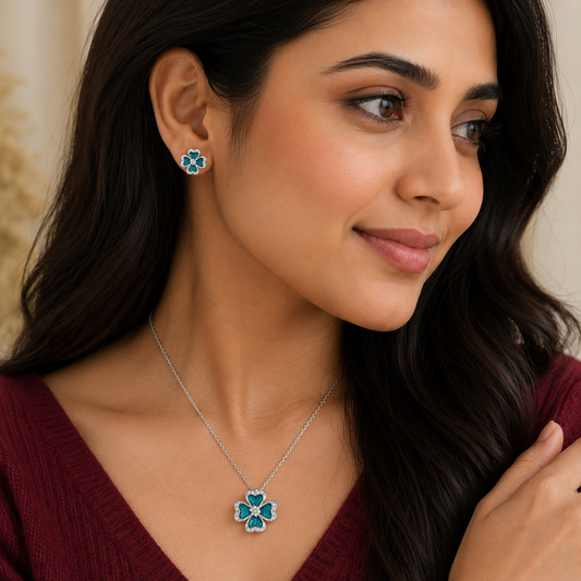 Emerald Clover Radiance 925 Silver Pendant & Earring Set