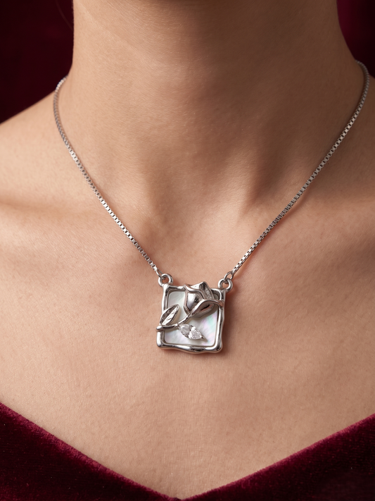 Pearl Rose Canvas 925 Silver Pendant