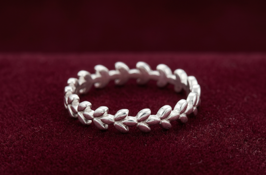 Olive Branch Laurel Eternity Band – Premium 925 Silver