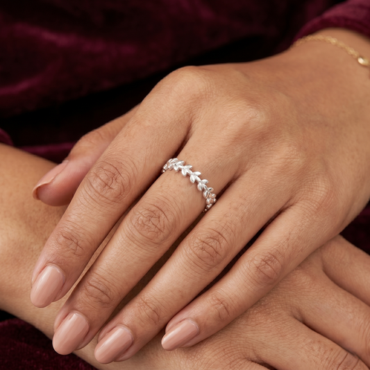 Olive Branch Laurel Eternity Band – Premium 925 Silver