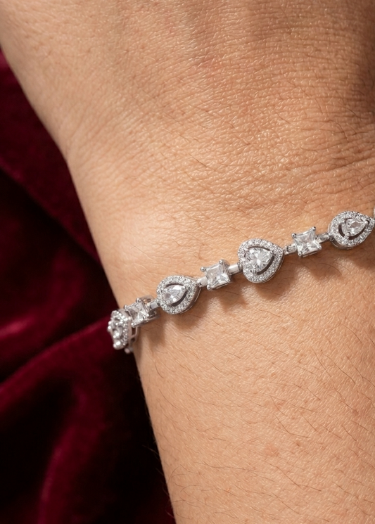 Radiant Heart & Solitaire Halo 925 silver Bracelet